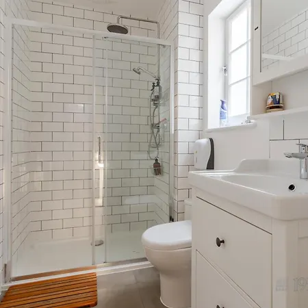 193Vbr With Shared Bathrooms London Exterior photo
