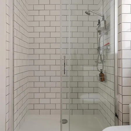 193Vbr With Shared Bathrooms London Exterior photo